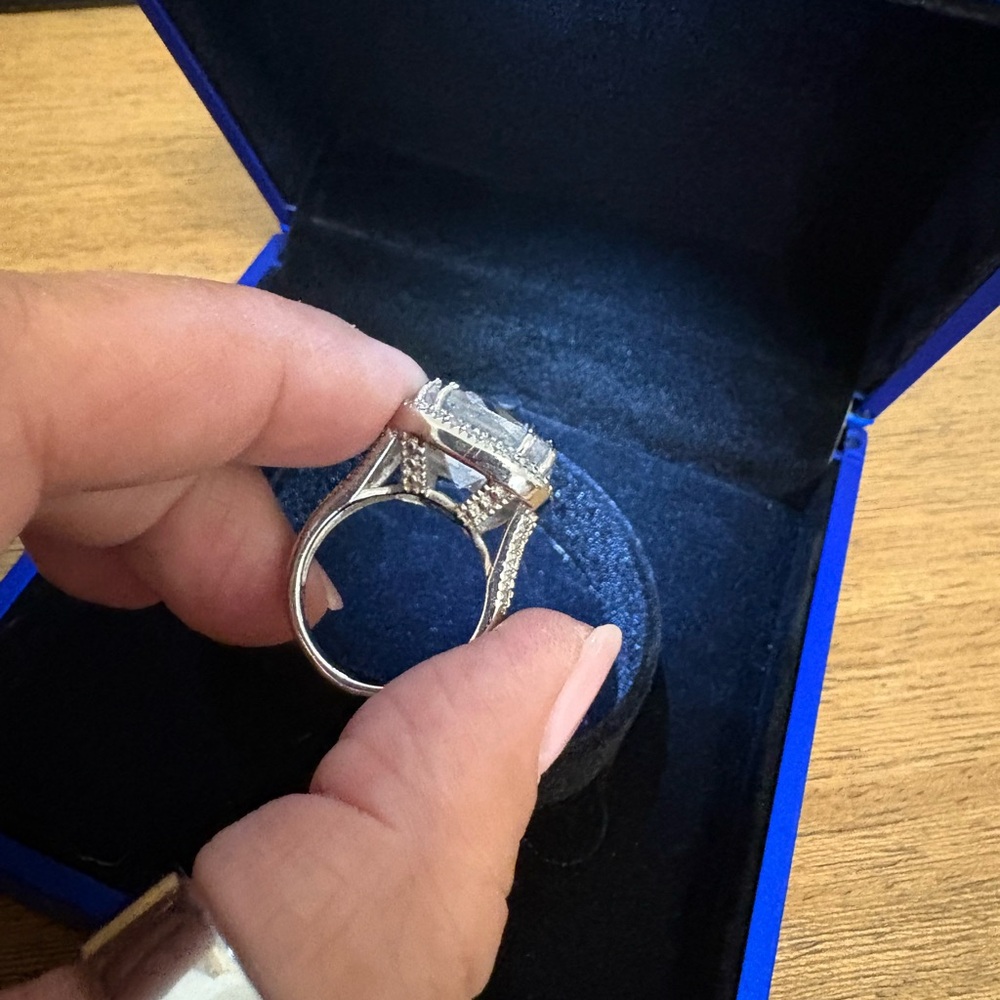 Elegant Silver Women's Ring